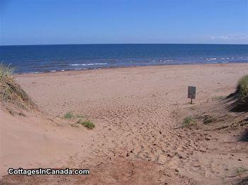 Cavendish PEI Area - 1, 2 & 3 Bedroom Cottages, Near Beach & CBMF & Golf Courses, Heated Pool, A/C