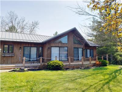 Port Franks Lake Huron Cottage-   August 31 to Sept 7th still available