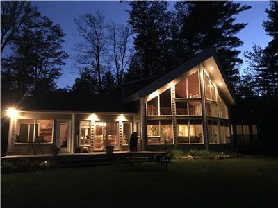 Winter Cottage Getaway with Access to Snowmobile Trail