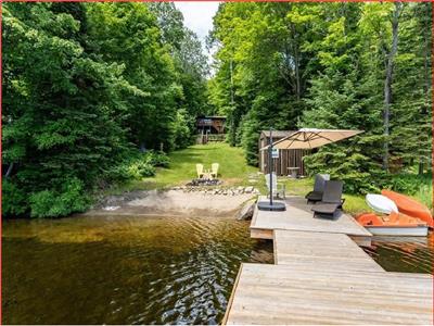 Bay Lake Cottage, Huntsville, Muskoka** : Summer $2150/w :Aug 31, 2024 available.  Year round stays