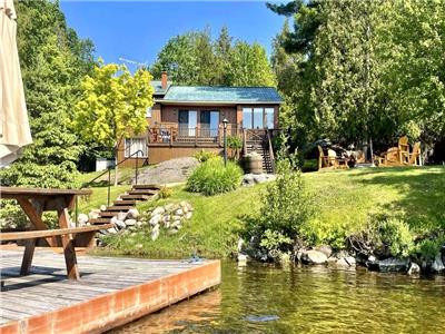 Beautiful waterfront property to enjoy! One hour from Ottawa!