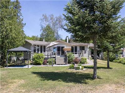 Between the Locks - Affordable 3Br Waterfront Cottage - Pet-Friendly, Wi-Fi, Watercraft