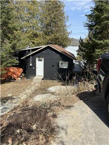 One bedroom cottage Four Mile Bay Trout Lake North Bay