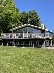 CANADIANA COTTAGE - 5 BDRM - 2 HOURS FROM TORONTO - THREE LAKE ACCESS