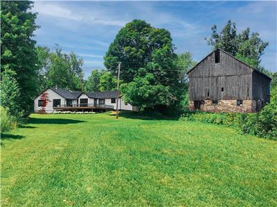 New Luxury Lakefront Farmhouse | 4+ Private Acres, 400ft Shoreline | 2 King Beds | Starlink Wifi