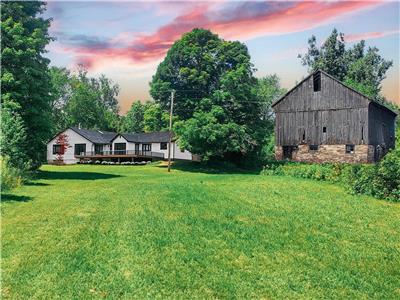 Luxury Farmhouse Cottage | 4+ Private Acres, 400ft Lakefront | 2 King Beds