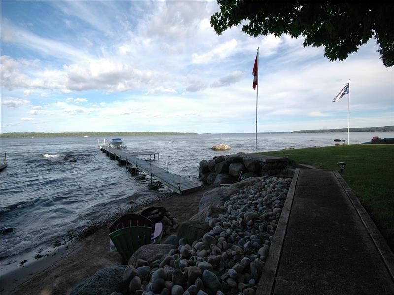 Payton's Legacy Waterfront Cottage Rental DI