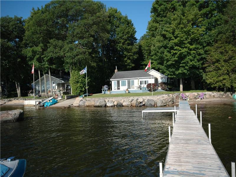 Payton's Legacy Waterfront Cottage Rental DI