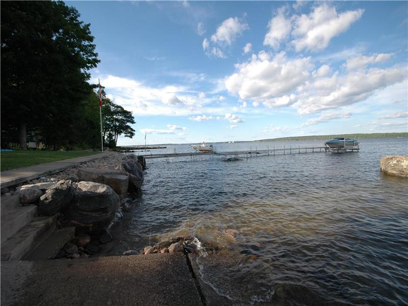 Payton's Legacy Waterfront Cottage Rental DI