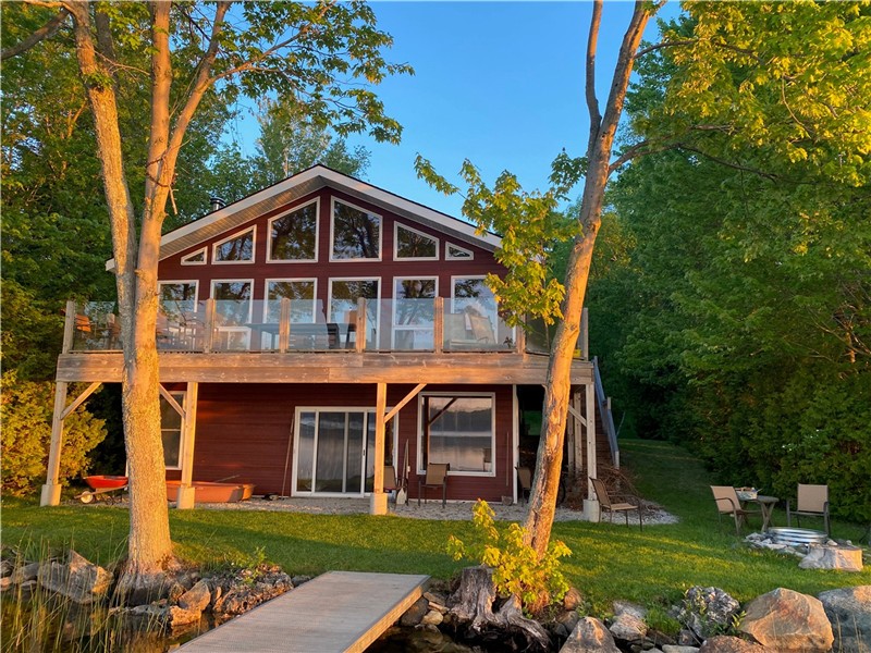 Loon Lodge sur les rives du lac Miller