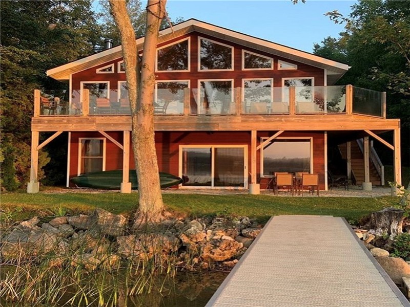 Loon Lodge sur les rives du lac Miller