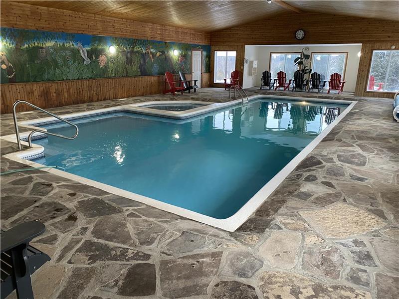 MULTI FAMILY AND COUPLES RESORT :- COTTAGE 1 - 8 BRMS SLEEPS 46 COTTAGE 2 - 5 BRMS SLEEPS 14