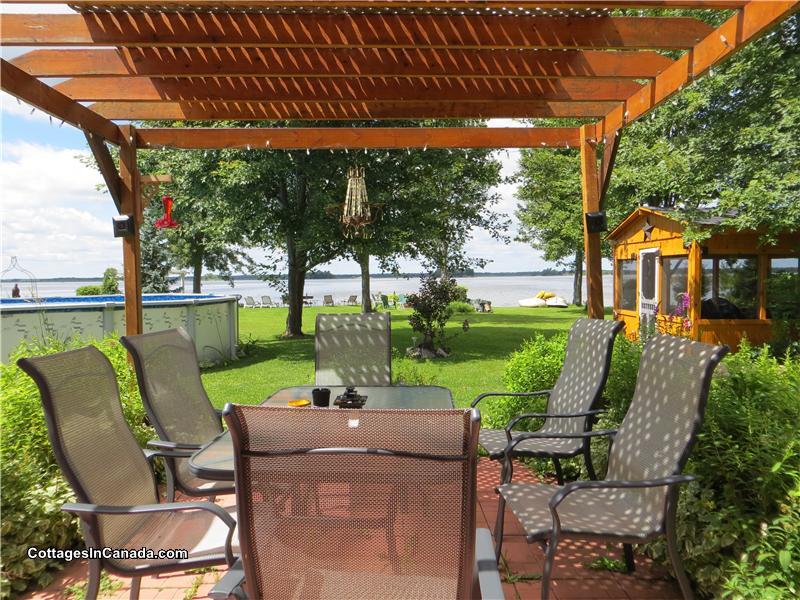 Sunset Cabin Sturgeon Falls Cottage Rental GL11714 CottagesInCanada