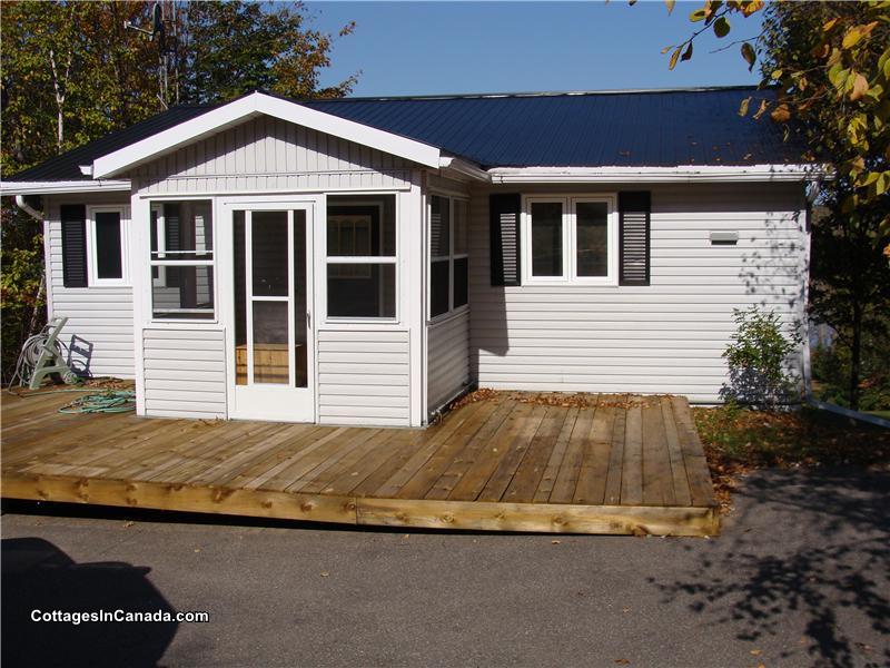 Three Bedroom Cottage On Bark Lake Barrys Bay Cottage Rental