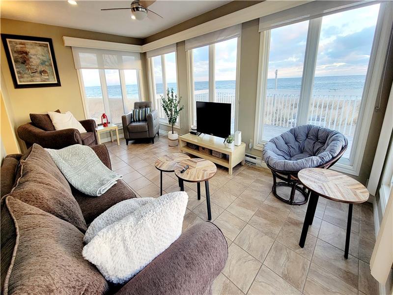 Beresford Beach House - Beautifully renovated four-season cottage on a stunning private beach