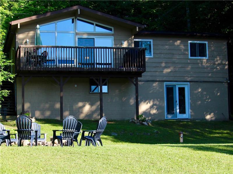 Lazy Retreat Minden Cottage Rental Gl 15292 Cottagesincanada