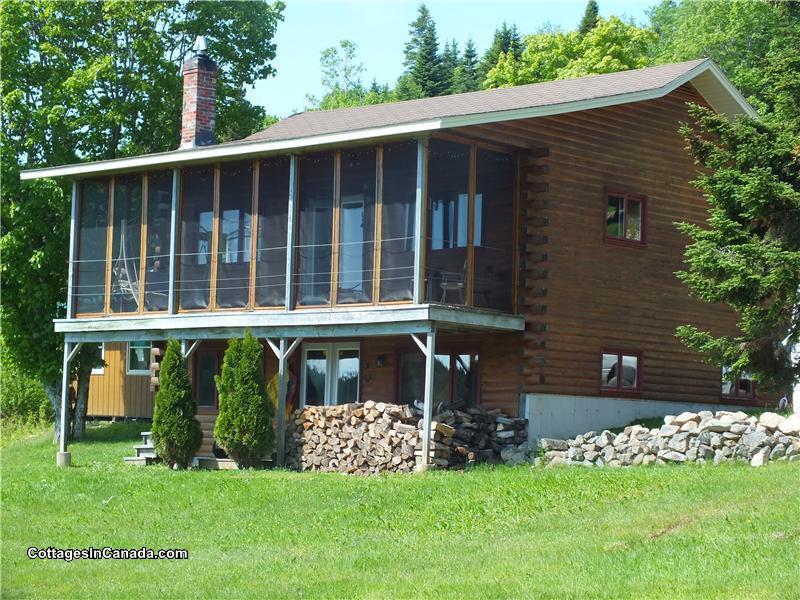 Mechanic Lake Lodge, Year round log Mechanic Settlement Cottage