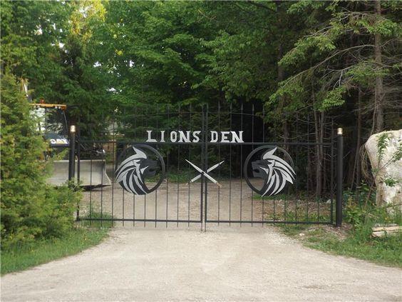 LIONS DEN! QUIET ELEGANCE WITH COMPLETE PRIVACY!! CLOSE THE ENTRANCE GATES! 20 MIN. FROM THE GROTTO!