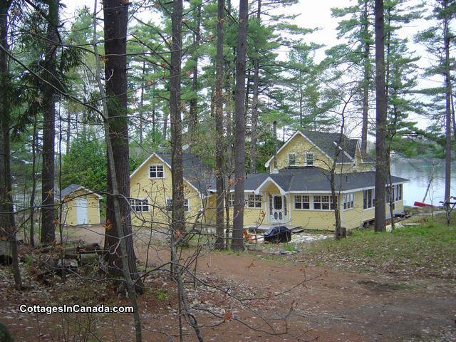 Mellow Yellow Gravenhurst Cottage Rental Di 16805