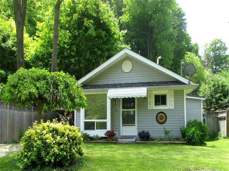Erie Rest Cottage *Special Port Stanley Cottage Rental GL18050 CottagesInCanada