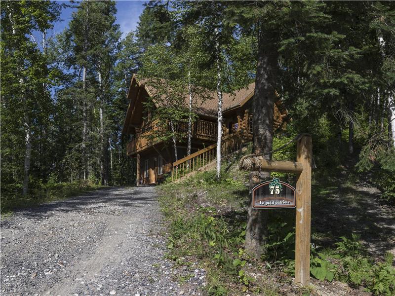 Le Petit Patriote Chalet à Louer Ste Monique Gl 19184