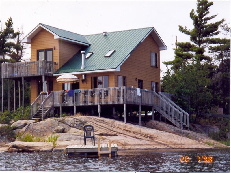 Cooks Cottage waterfront southern PointeAuBarilStation Cottage