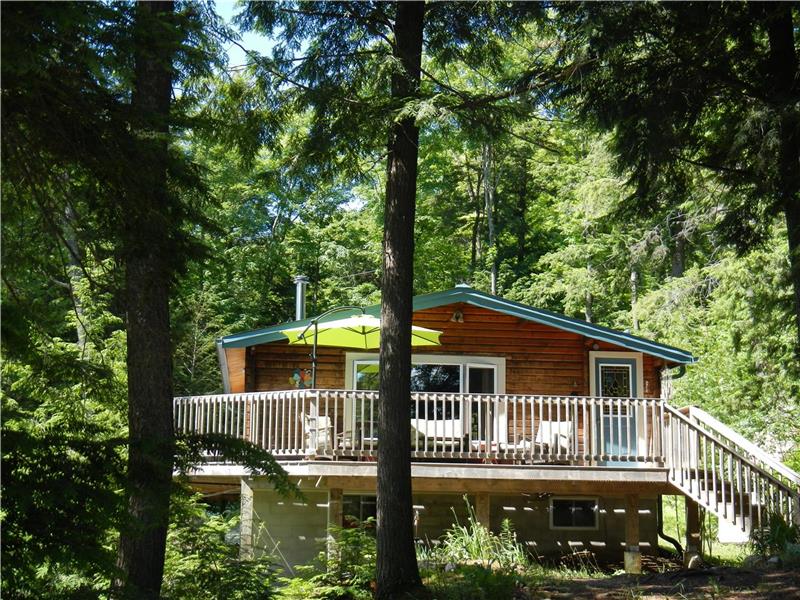 Bayshore Cottage On Chandos Lake Apsley Cottage Rental Pl