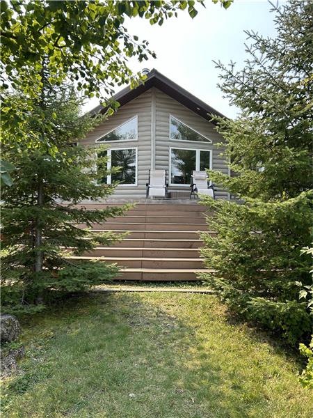 Traverse Bay Lakefront 4BR 2BA Cottage