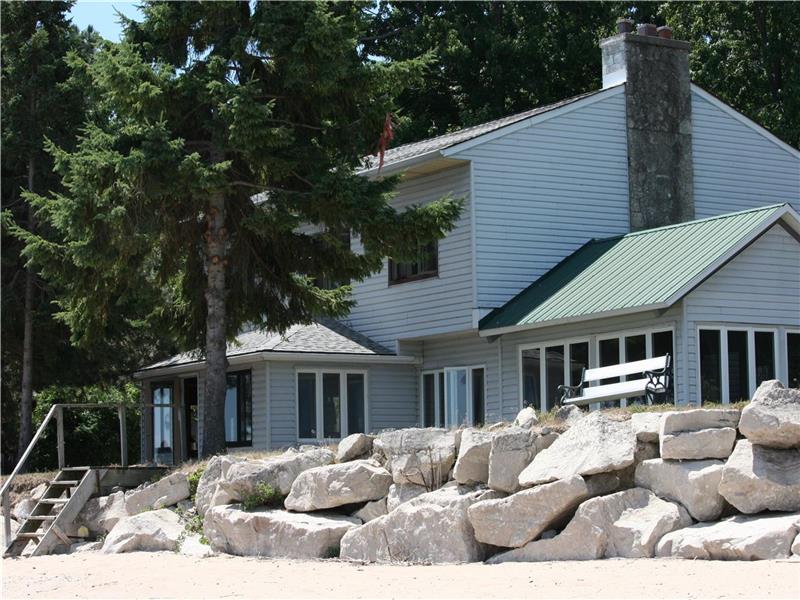 Pelee Island Book House Pelee Island Cottage Rental Pl 22726