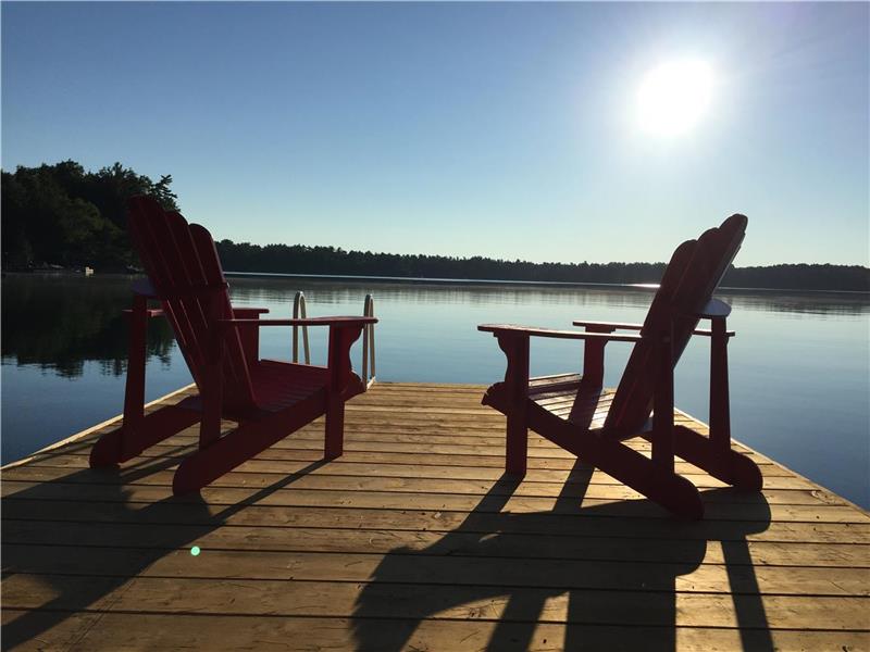 Family Lakehouse, 4 bedroom, 2.5 bath, sleeps 8 Muskoka lakes