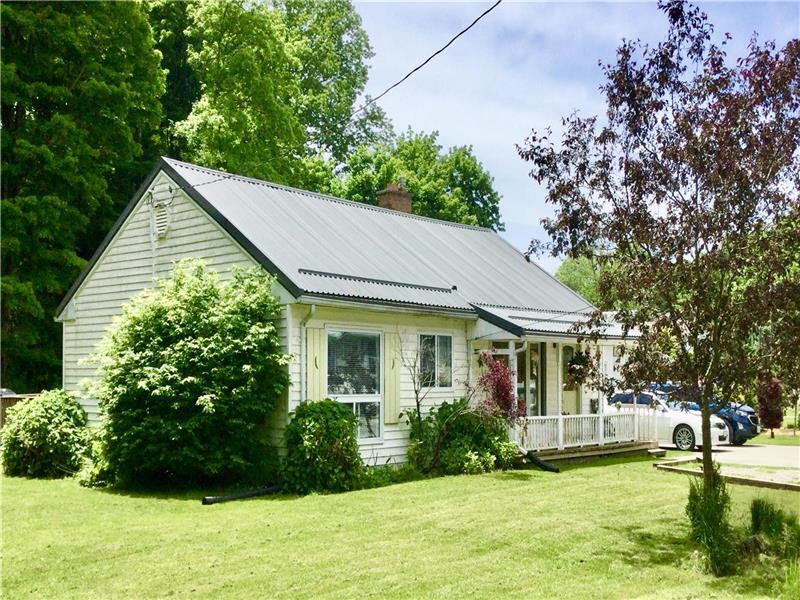 Rancho Relaxo - classic retro cottage. 2026 is filling up fast - book now!