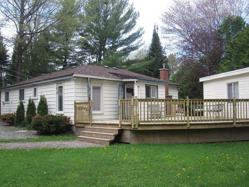 This FULLY WINTERIZED property has Fenelon Falls Cottage Rental GL23450 CottagesInCanada