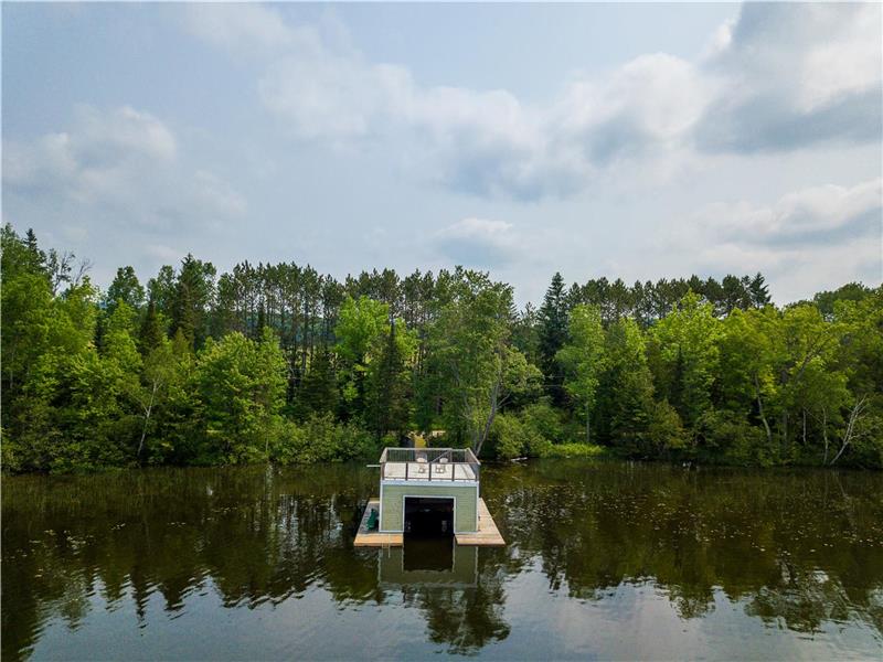OCR - Clover Cottage (F391) on Peninsula Lake, Huntsville, Ontario, Algonquin Park