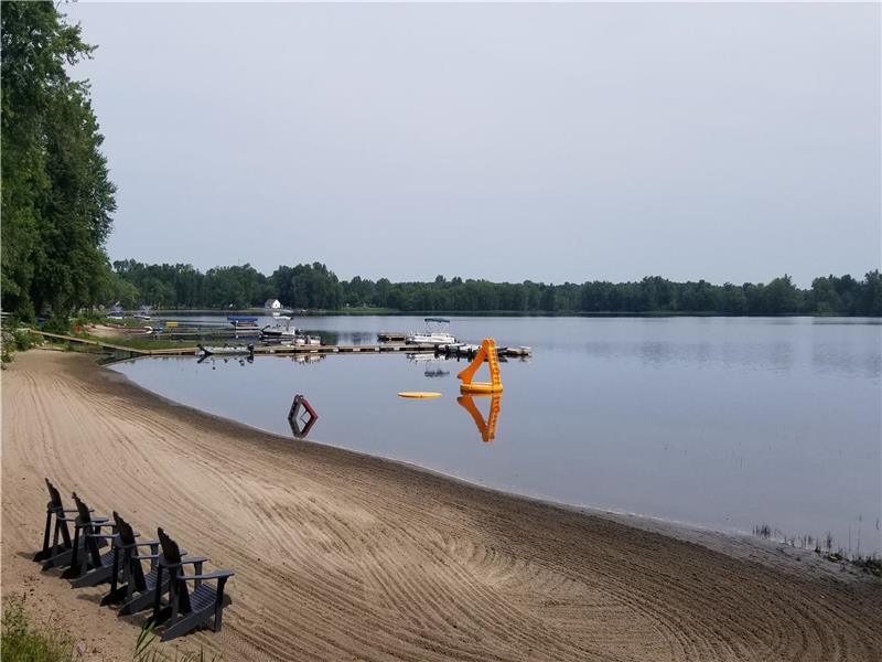 Beachwood Hollow Resort - 11 Lakeside Cottages (1-3 bdrm) & Boat Rentals