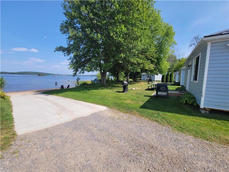 Beachwood Hollow Resort - 11 Lakeside Cottages (1-3 bdrm) & Boat Rentals