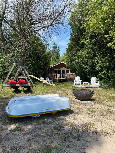 Meaford Waterfront Sunrise 2 with HOT TUB/ WEEKLY RENTALS ONLY