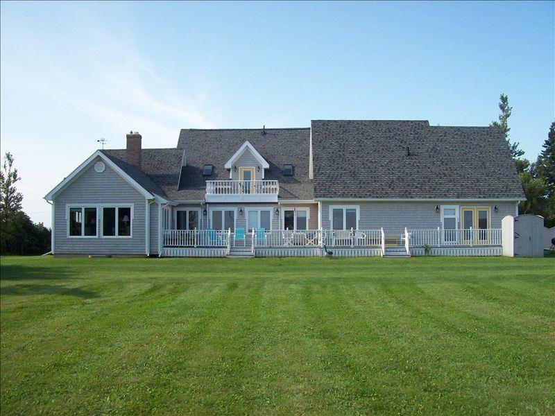 Cape Tryon House-6 bedroom, 3.5 washroom.  Gem cottage w/ ocean view.