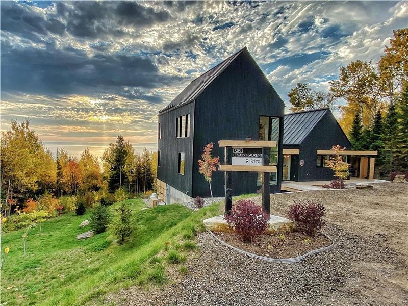 Le Saint-Laurent - Résidences Boutique inc.