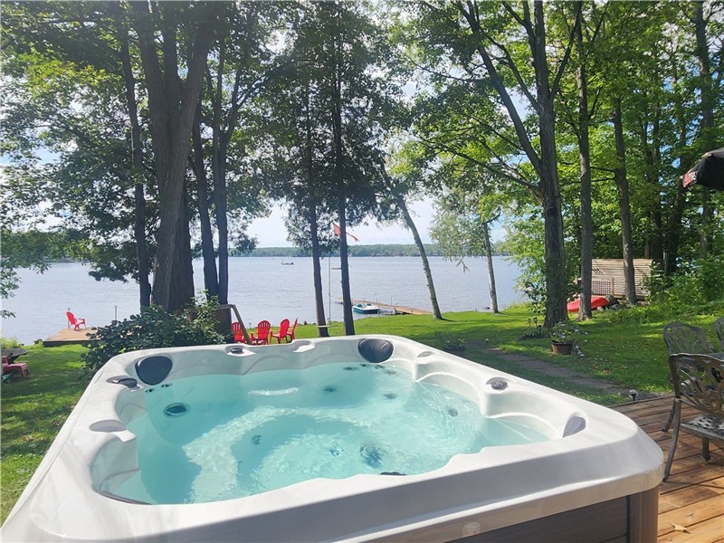 SEPTEMBER SPECIAL 10% OFF- Buckhorn Waterfront Cottage w/Sauna/Hot Tub/ Camp Fire/ Canoe/ Pedal Boat