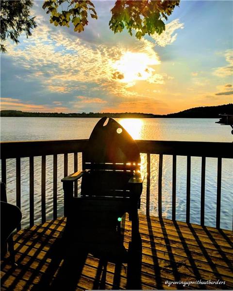 Welcome to Sunset Rose - A Charming Cottage on the Shores of Sand Lake, Westport