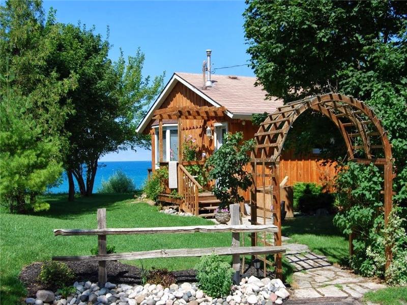 The Bayview Lake Front Cottage Grand Bend Cottage Rental Di