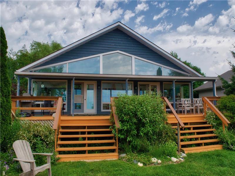 Hank S Lakefront Cottage Lots Of Grand Bend Cottage Rental Di