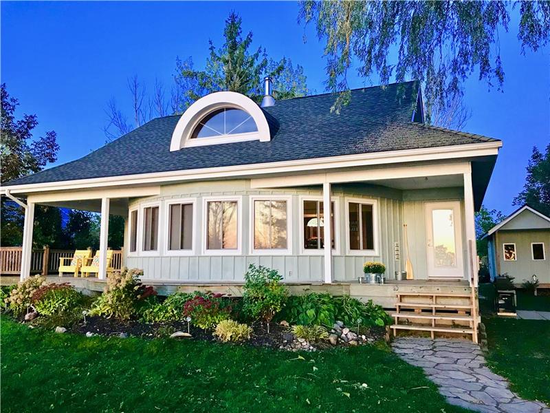 Sunset Bluffs A Uniquely Round Bayfield Cottage Rental Pl 29186 Cottagesincanada