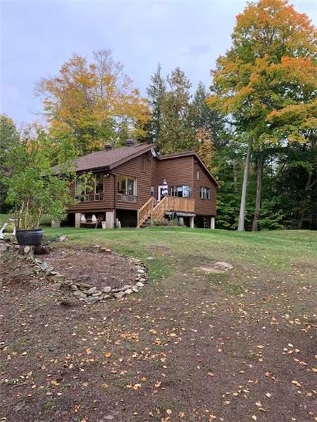 Steenburg Lake 3 Bedroom Cottage On Bancroft Cottage Rental Pl 29532 Cottagesincanada