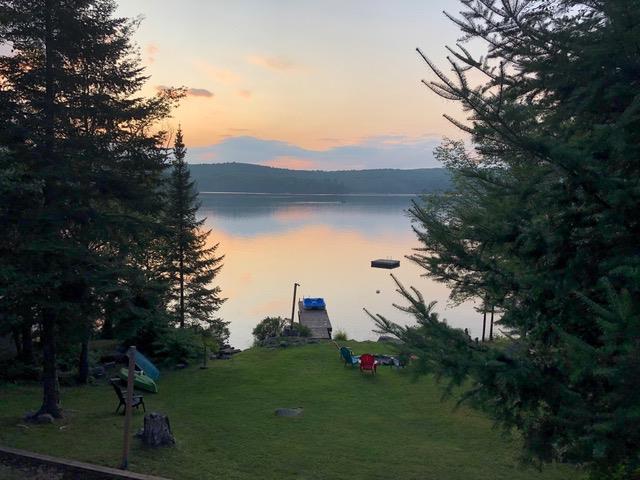 Clean, Pet Friendly Cottage on Tranquil Purdy Lake near Bancroft!