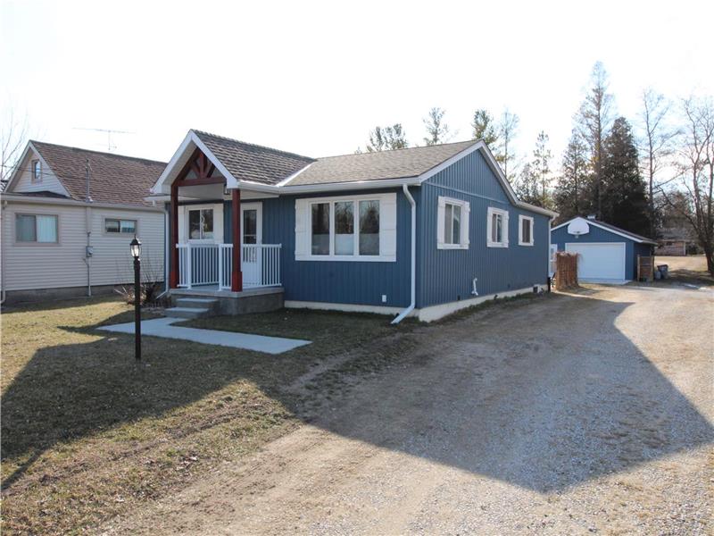 Stepping Stones Cottage Ipperwash Beach Cottage Rental Gl 30031 Cottagesincanada
