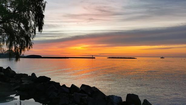 Rest and relax on the water in rural Leamington/Wheatley....