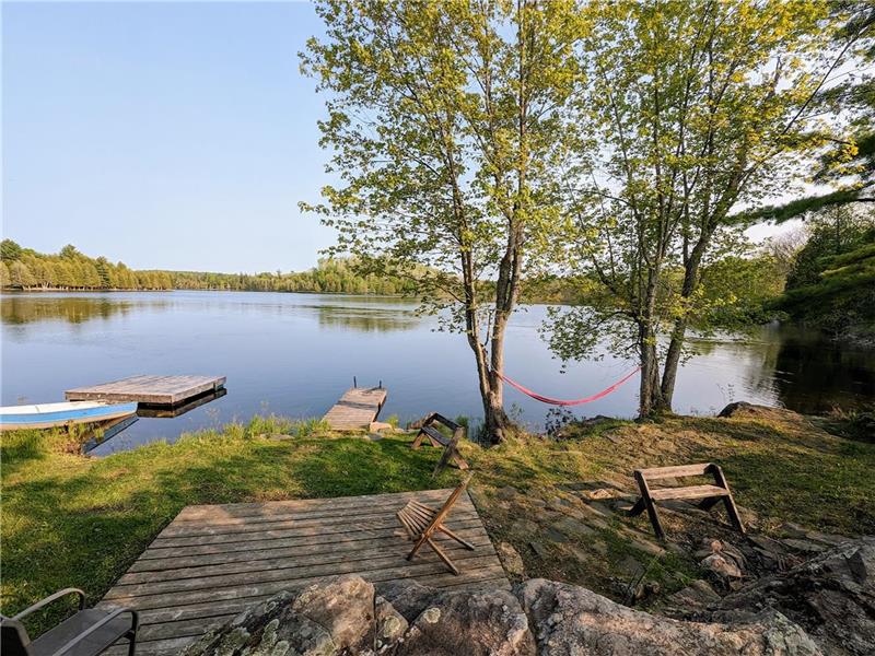 Waterfront Cottage and SAUNA on Millers Lake / Mississippi River in Snow Road Station