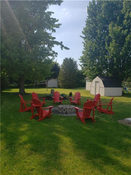 Cozy Retreat by the Lake - Perfect for Families and Groups