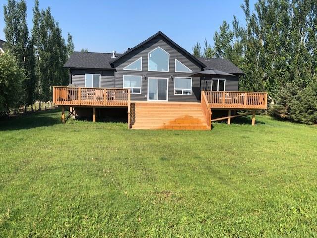 Lake Front Cottage in Gimli with Hot Tub - Winter Bookings